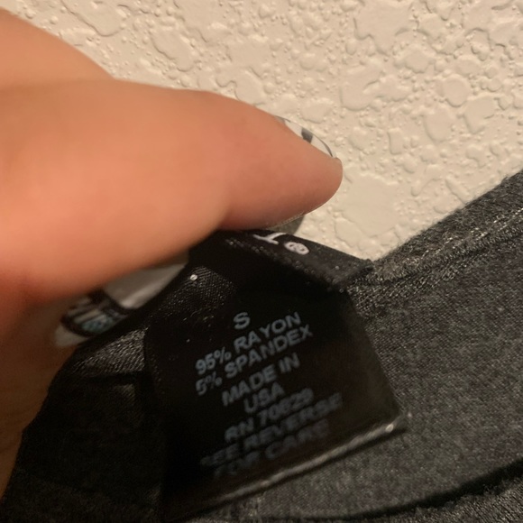 Grey tank top - Picture 3 of 3